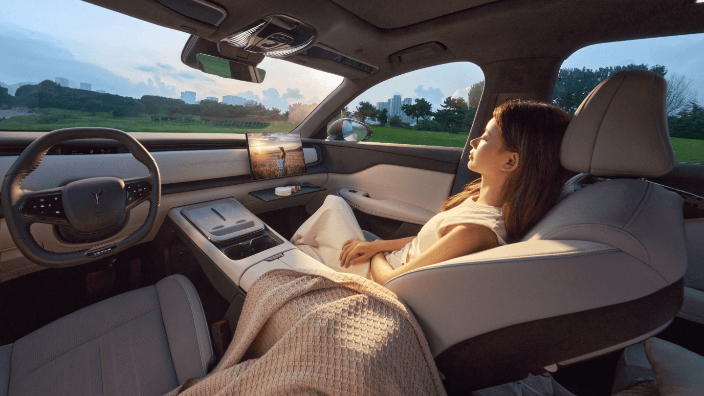 Nastavljiv sedež sovoznika